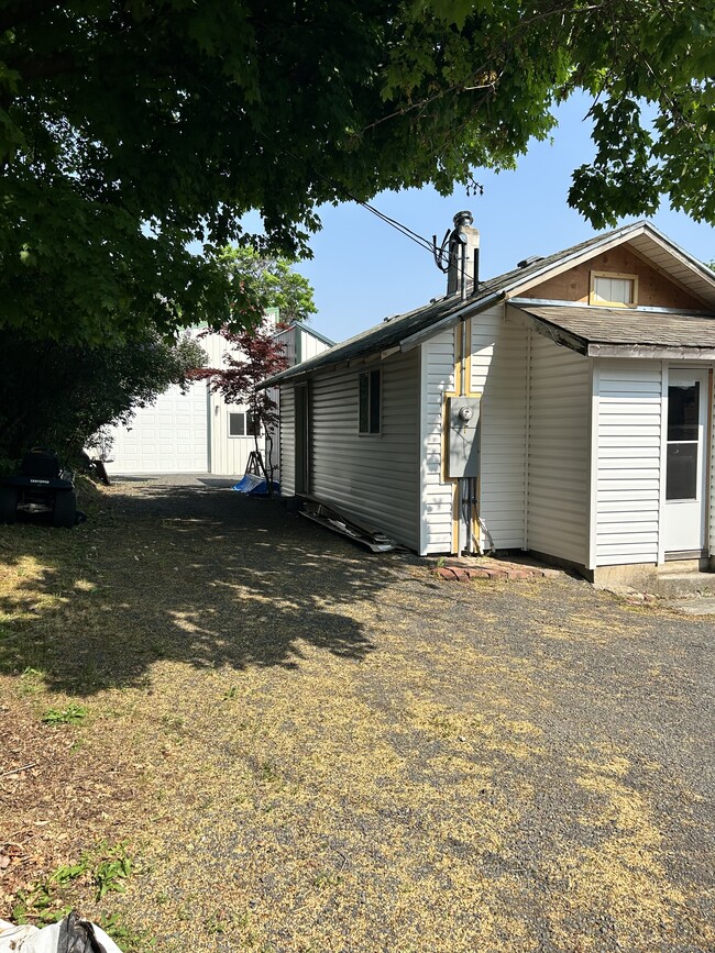 418 E 1st St in Moscow, ID - Building Photo - Building Photo