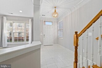 5174 Brawner Pl in Alexandria, VA - Foto de edificio - Building Photo