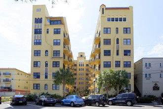 Flori de Leon in St. Petersburg, FL - Building Photo - Building Photo