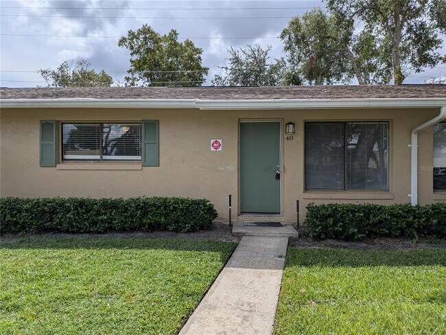 property at 725 Northlake Blvd
