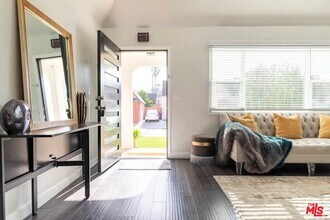 1207 Reynolds Dr in Glendale, CA - Building Photo - Building Photo