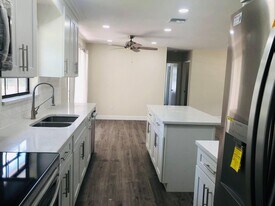 13618 51st Pl N in West Palm Beach, FL - Building Photo