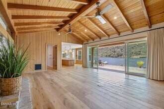 800 Lake Sherwood Dr in Westlake Village, CA - Building Photo - Building Photo