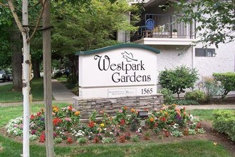 Westpark Gardens in Chico, CA - Building Photo - Building Photo