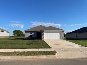 3305 E Jace St in Siloam Springs, AR - Building Photo - Building Photo