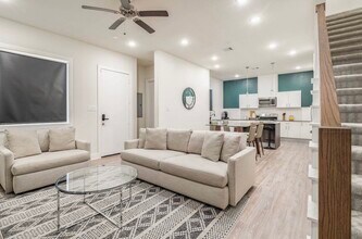 10211 Las Nubes Ave in Houston, TX - Building Photo - Building Photo