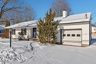 257 W Circular St in Saratoga Springs, NY - Building Photo - Building Photo