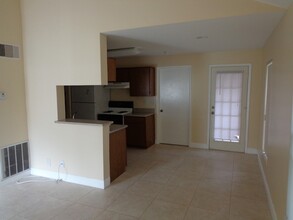 8775 NW 39th St in Sunrise, FL - Building Photo - Building Photo