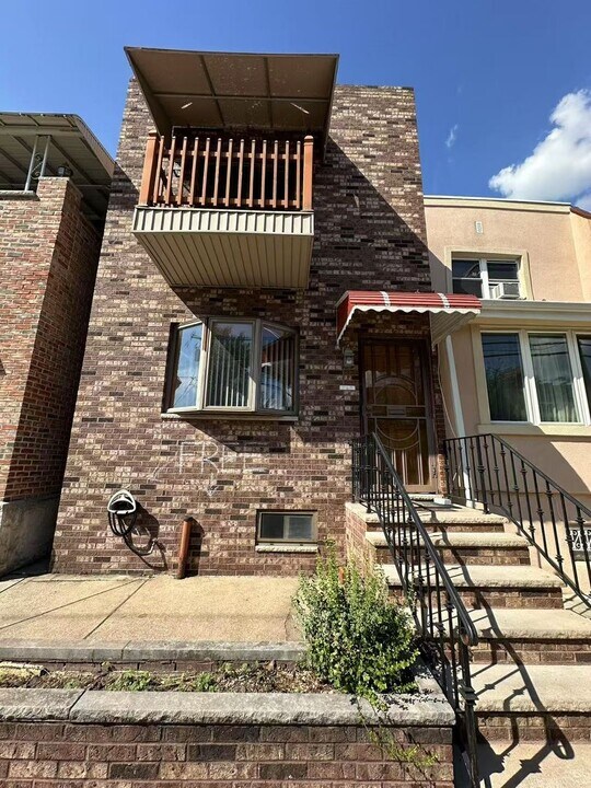 727 Johnston St in Philadelphia, PA - Building Photo