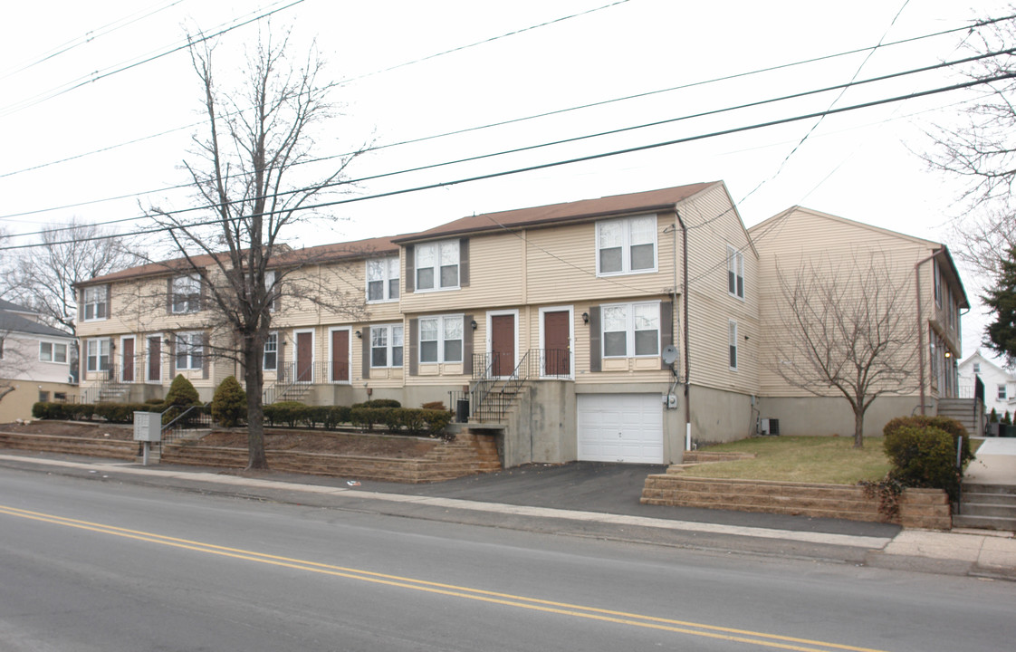 419 W Grand Ave in Rahway, NJ - Building Photo