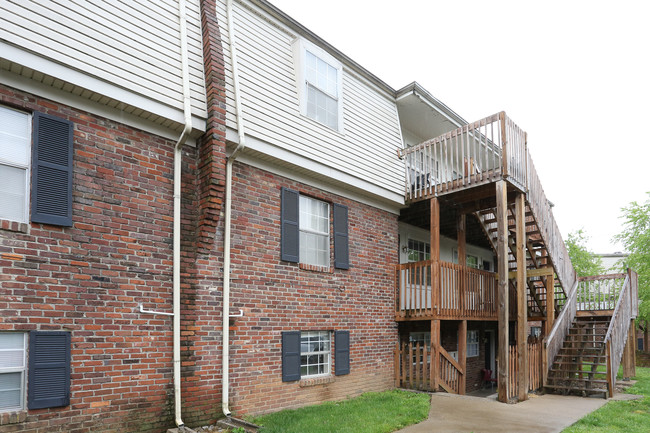 Flats at Devonport in Lexington, KY - Building Photo - Building Photo