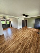 213 Victoria Dr in Monroeville, PA - Foto de edificio - Building Photo