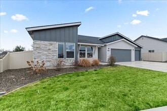 6156 W Aegean Dr in Meridian, ID - Building Photo - Building Photo