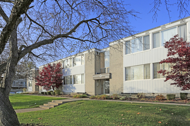 Devon Park Apartments photo'