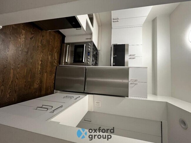 235 W 22nd St in New York, NY - Building Photo - Building Photo