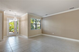 10026 Windy Pointe Ct in Ft. Myers, FL - Foto de edificio - Building Photo