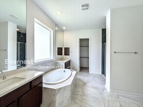 2300 Sondrio Bnd in Leander, TX - Building Photo - Building Photo