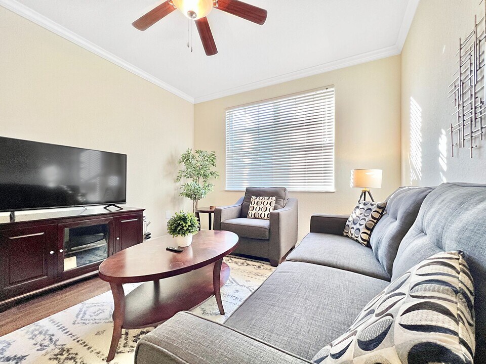 9781 Magnolia Blossom Dr in Westchase, FL - Building Photo