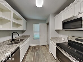 1236 E James St in Cleburne, TX - Building Photo - Building Photo