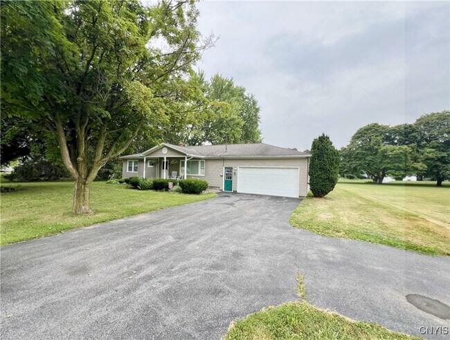 8768 South St in Weedsport, NY - Building Photo - Building Photo