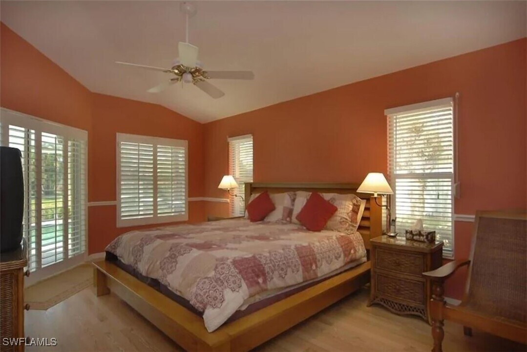 5108 Harrogate Ct in Naples, FL - Building Photo