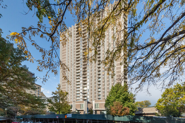 Cadman Towers in Brooklyn, NY - Foto de edificio - Building Photo