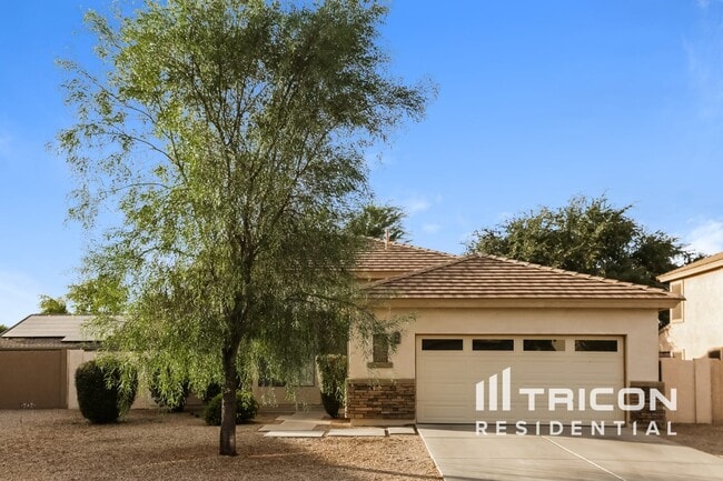 property at 4333 E Ivanhoe St