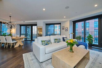 14 W Broadway, Unit 501 in Boston, MA - Building Photo - Building Photo