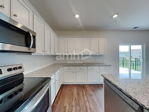 2008 Bennett Dr in Lebanon, TN - Foto de edificio - Building Photo