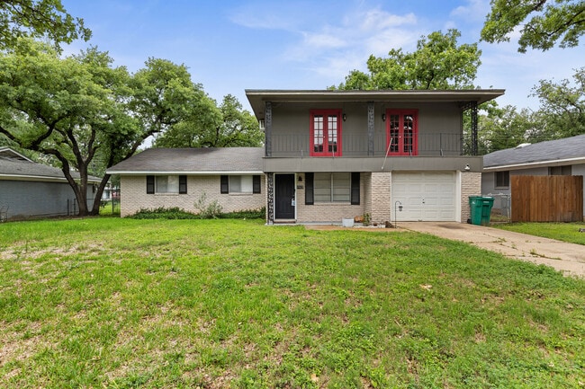 property at 326 S Barbara St