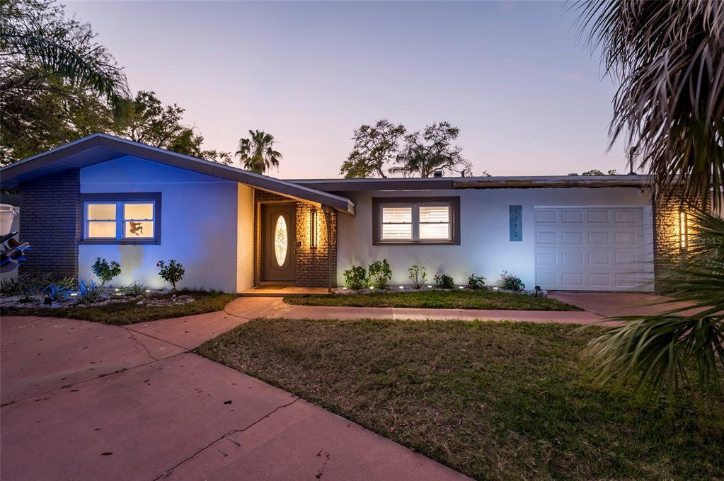 1772 Indian Rocks Rd in Largo, FL - Building Photo