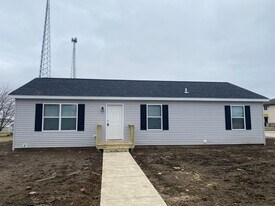 306 South St in McLean, IL - Building Photo