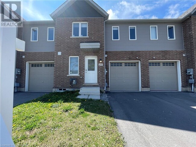 400 Alberta St