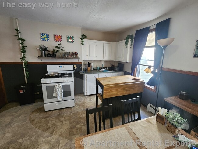 11 Bristol St, Unit #2