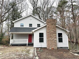 304 Rangoon Ct in Fayetteville, NC - Building Photo