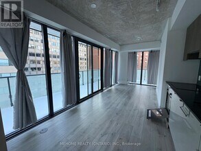 161 Roehampton Ave in Toronto, ON - Building Photo - Building Photo