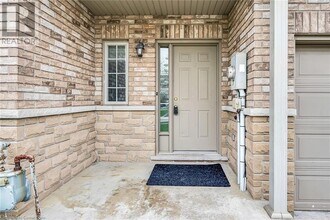 301 Southbrook Dr in Hamilton, ON - Building Photo - Building Photo