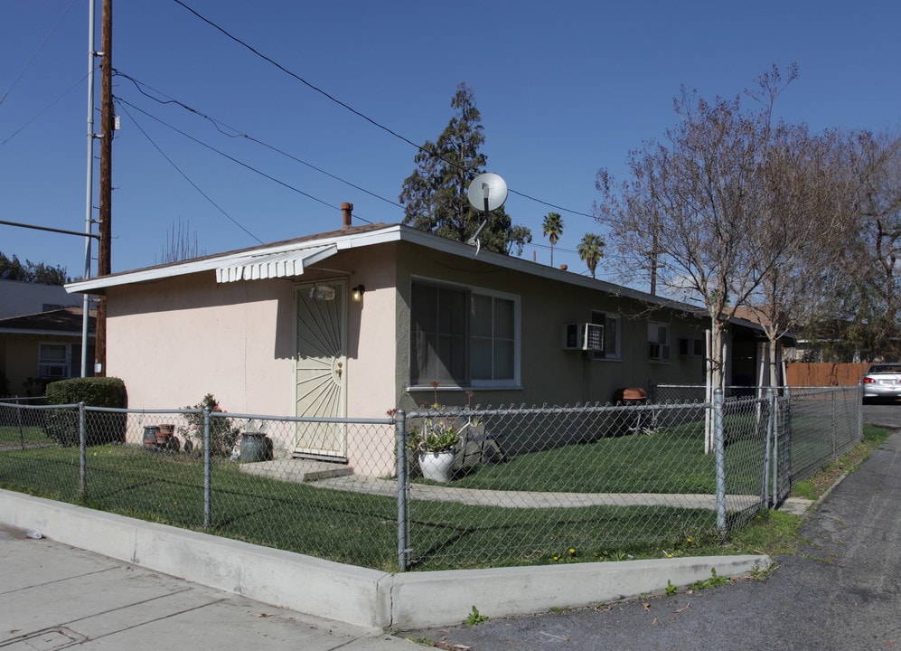 4585-4597 Jurupa Ave in Riverside, CA - Building Photo