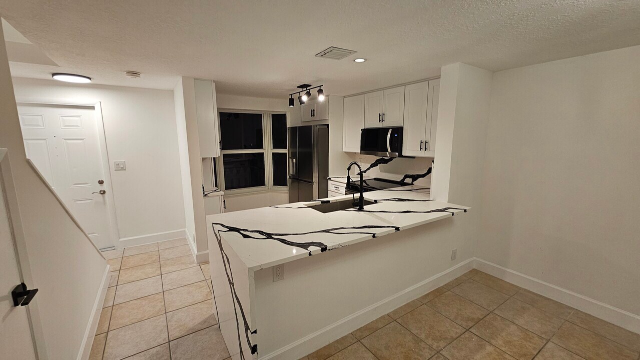 1875 NE 15th Ave in Fort Lauderdale, FL - Building Photo