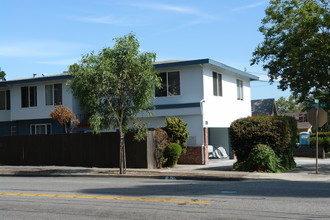 1432 Sanchez Ave in Burlingame, CA - Building Photo - Building Photo