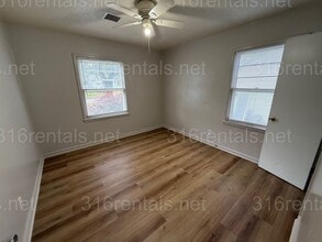 2515 S Mosley Ave in Wichita, KS - Foto de edificio - Building Photo
