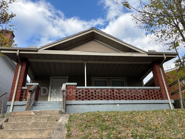 property at 916 Linden Ave