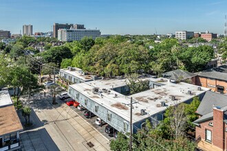 Gaslight Square in Houston, TX - Foto de edificio - Building Photo