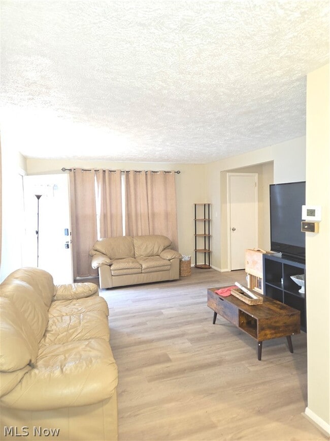 21711 S Lake Shore in Euclid, OH - Building Photo - Building Photo