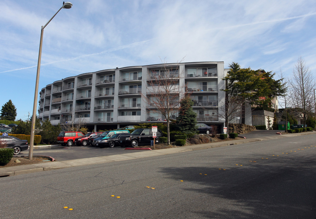 Sky Harbor Terrace in Seattle, WA - Building Photo