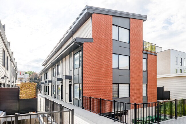 1 Provost Rue in Lachine, QC - Building Photo - Building Photo