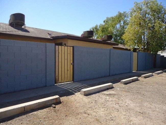 61 W Inglewood St in Mesa, AZ - Building Photo - Building Photo