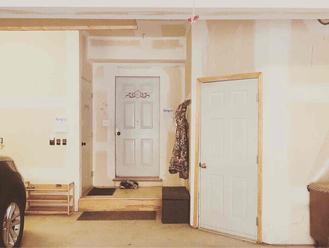 264 Hawk Rd-Unit -1 in Fairbanks, AK - Building Photo - Building Photo