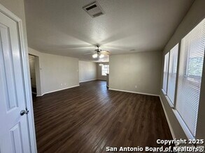 193 Corral Fence in Cibolo, TX - Building Photo - Building Photo