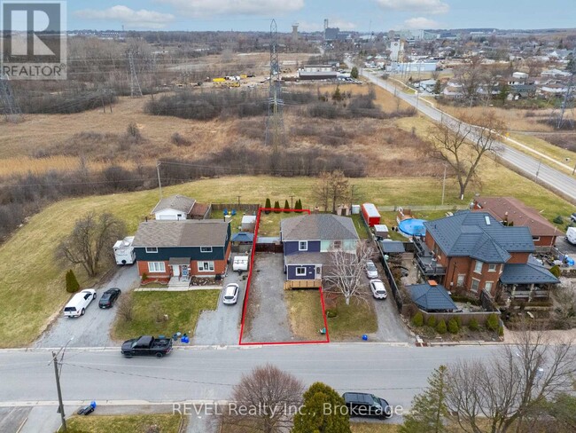 22 Hayes Rd in Thorold, ON - Building Photo - Building Photo